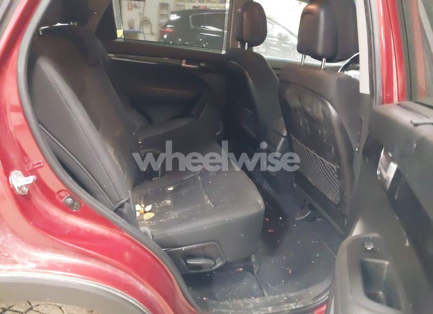 Photo 8 of 2015 Kia Sorento LX (VIN 5XYKTDA67FG558960)