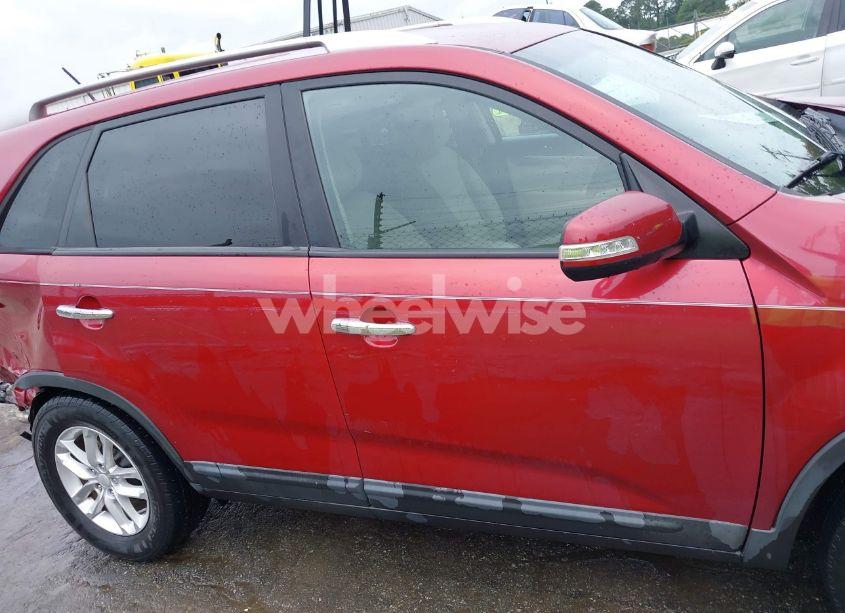 Photo 13 of 2015 Kia Sorento LX (VIN 5XYKTDA67FG569084)