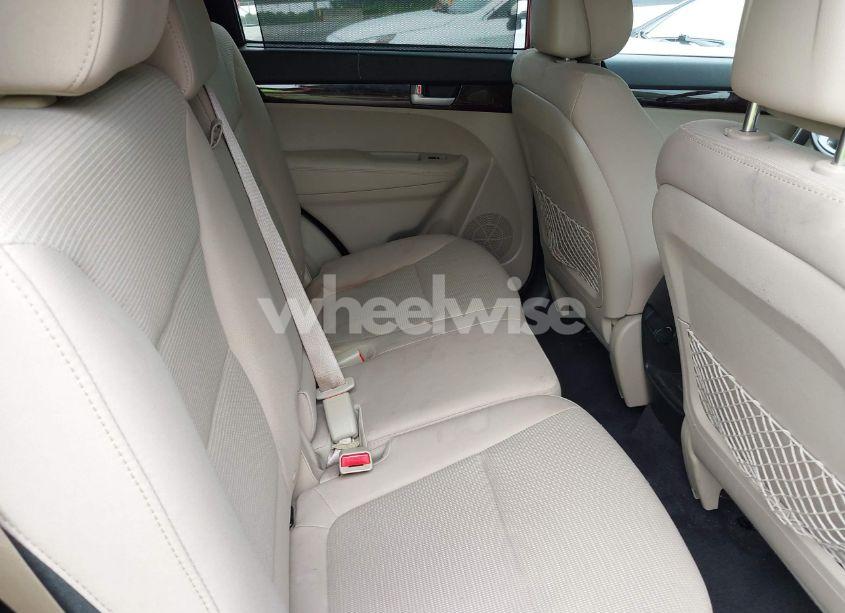 Photo 8 of 2015 Kia Sorento LX (VIN 5XYKTDA67FG569084)