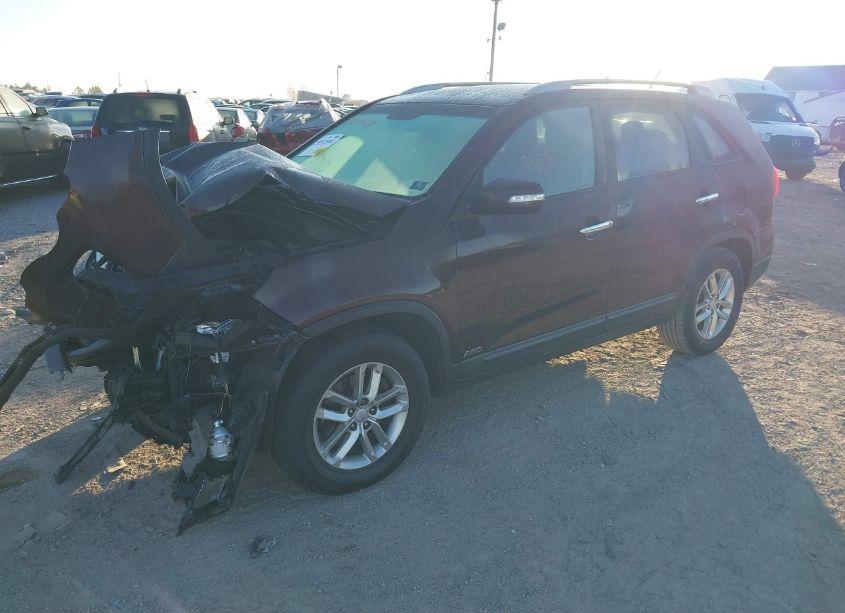 Photo 2 of 2015 Kia Sorento LX (VIN 5XYKTDA67FG614427)