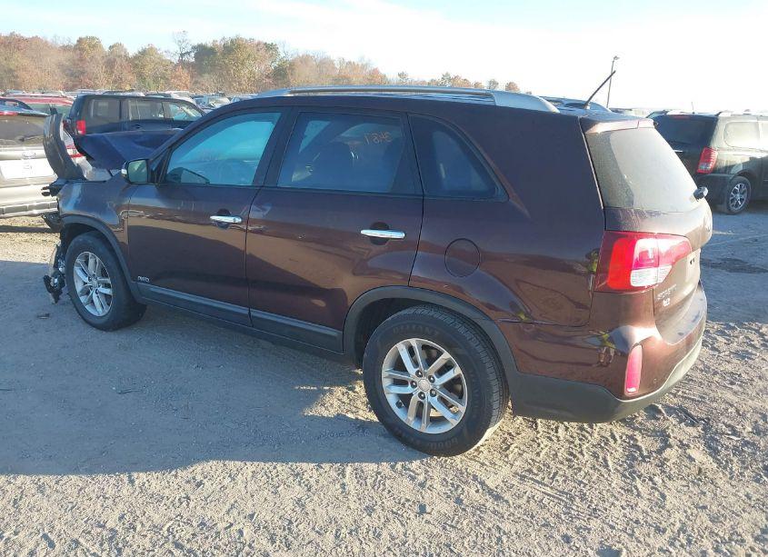 Photo 3 of 2015 Kia Sorento LX (VIN 5XYKTDA67FG614427)