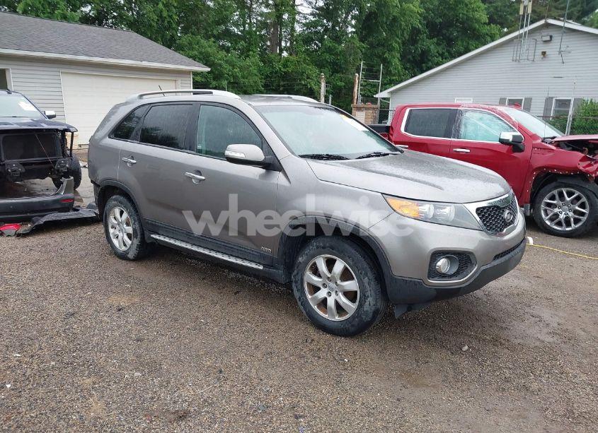 2012 Kia Sorento LX (VIN 5XYKTDA68CG274121) main photo