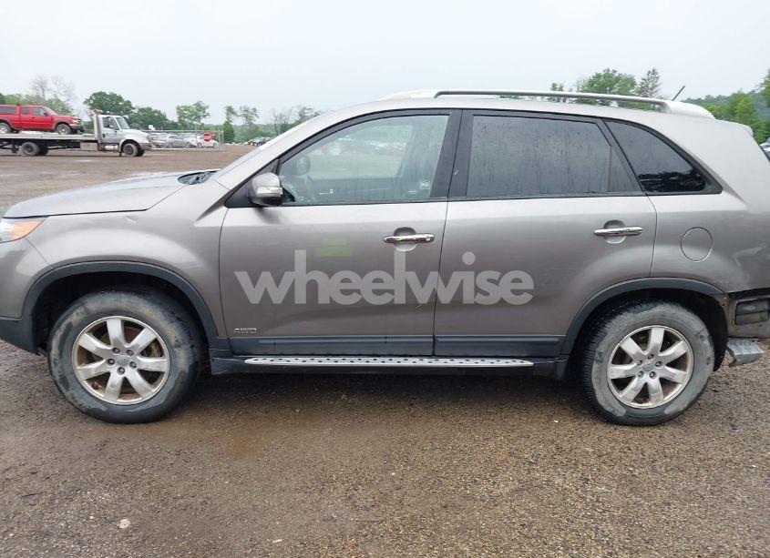 Photo 15 of 2012 Kia Sorento LX (VIN 5XYKTDA68CG274121)