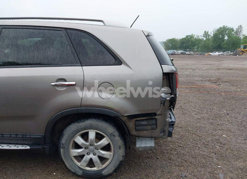 Photo 19 of 2012 Kia Sorento LX (VIN 5XYKTDA68CG274121)