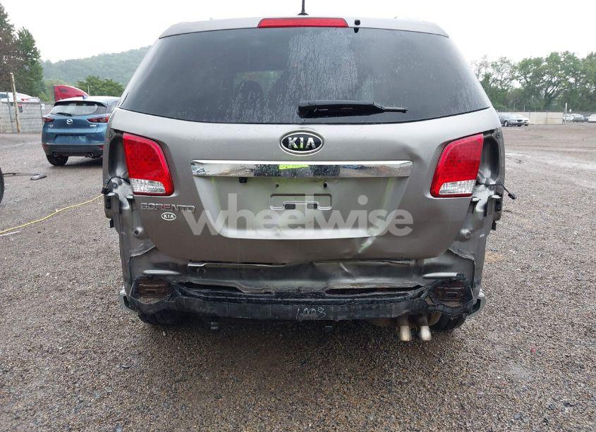 Photo 6 of 2012 Kia Sorento LX (VIN 5XYKTDA68CG274121)