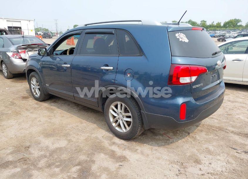 Photo 3 of 2014 Kia Sorento LX (VIN 5XYKTDA68EG541390)