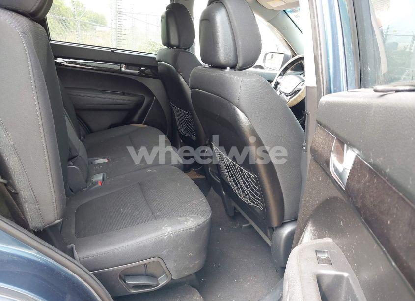 Photo 8 of 2014 Kia Sorento LX (VIN 5XYKTDA68EG541390)