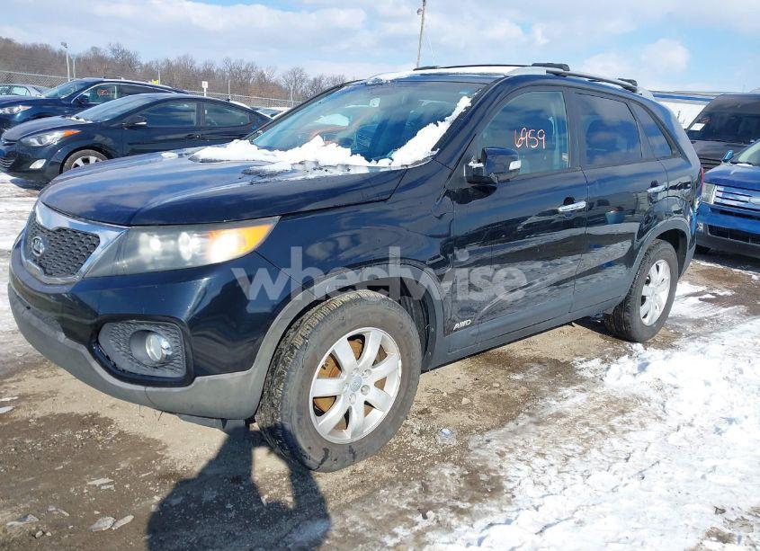 Photo 2 of 2012 Kia Sorento LX (VIN 5XYKTDA69CG206846)