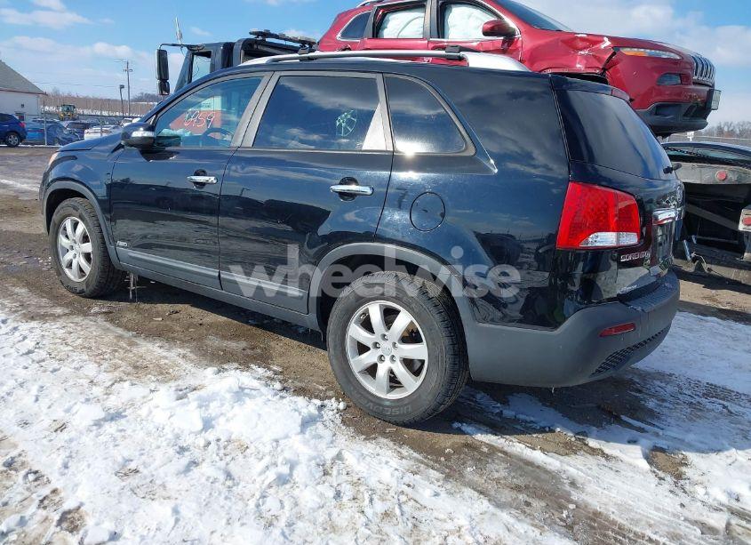 Photo 3 of 2012 Kia Sorento LX (VIN 5XYKTDA69CG206846)