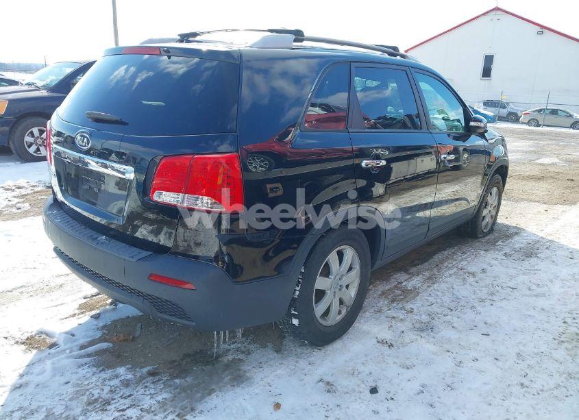 Photo 4 of 2012 Kia Sorento LX (VIN 5XYKTDA69CG206846)