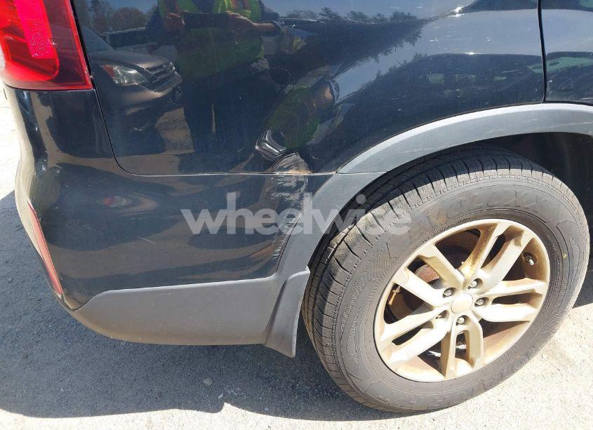 Photo 6 of 2014 Kia Sorento LX (VIN 5XYKTDA69EG425180)