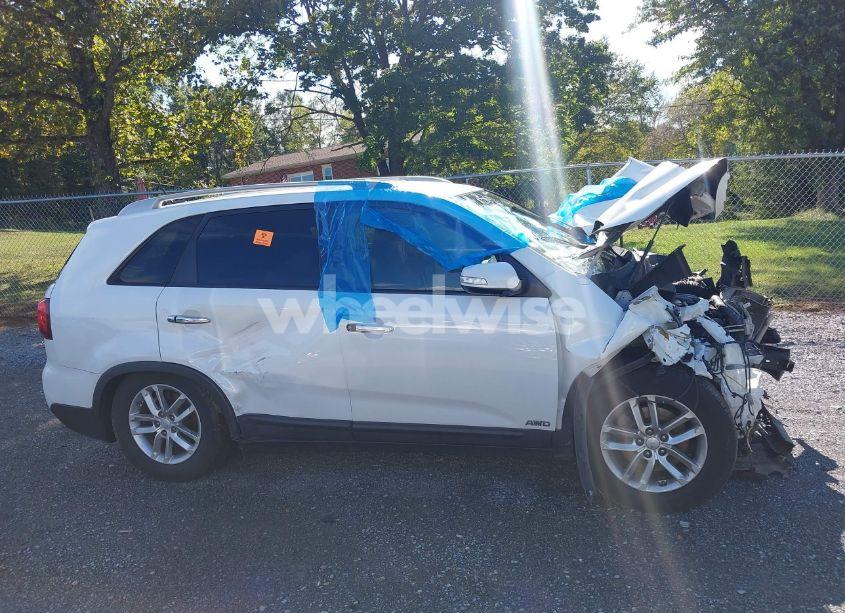 Photo 14 of 2015 Kia Sorento LX (VIN 5XYKTDA69FG555378)