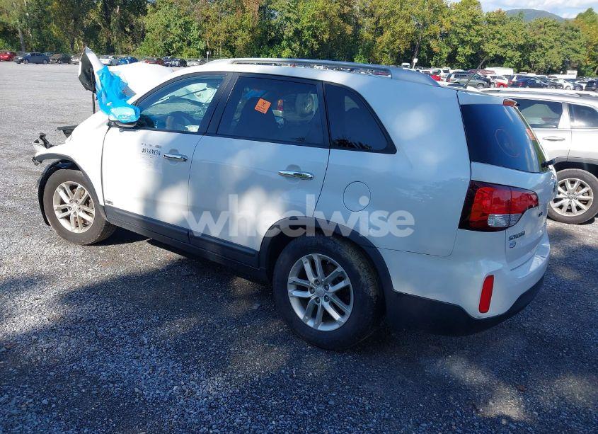 Photo 3 of 2015 Kia Sorento LX (VIN 5XYKTDA69FG555378)