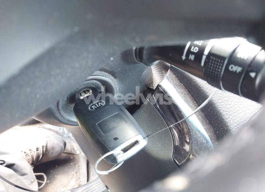 Photo 11 of 2015 Kia Sorento LX (VIN 5XYKTDA6XFG551064)