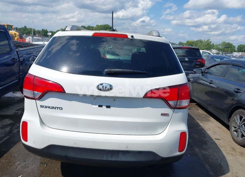 Photo 16 of 2015 Kia Sorento LX (VIN 5XYKTDA6XFG551064)