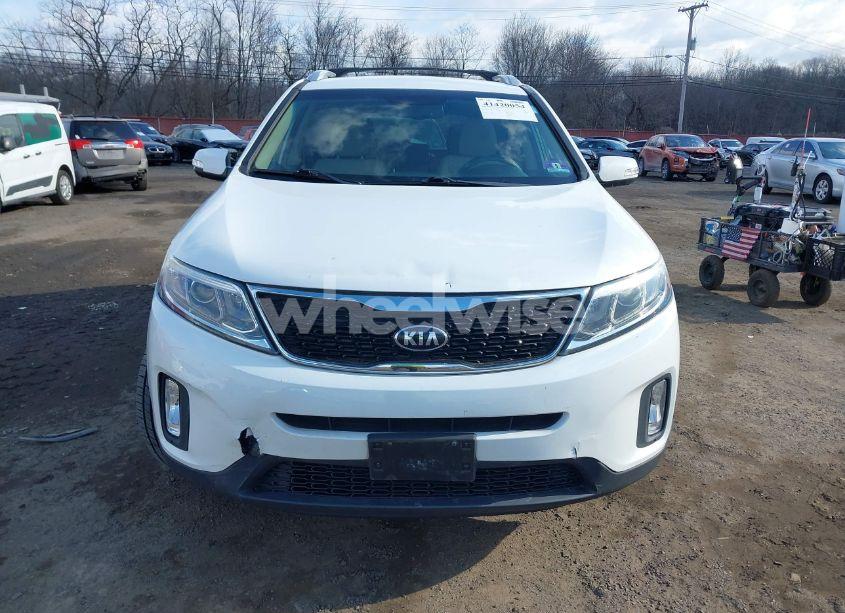 Photo 12 of 2015 Kia Sorento LX (VIN 5XYKTDA6XFG557690)