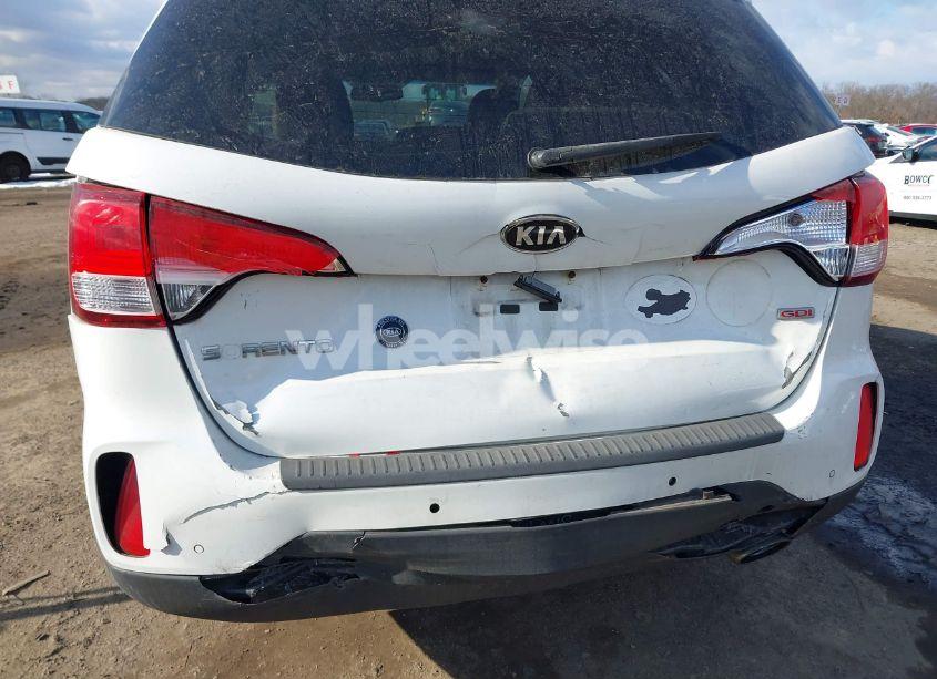 Photo 6 of 2015 Kia Sorento LX (VIN 5XYKTDA6XFG557690)