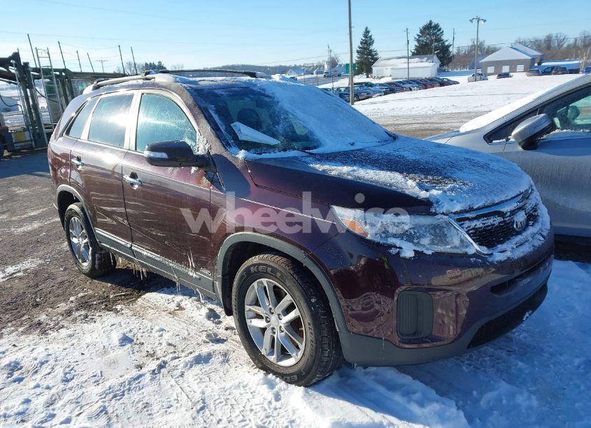 2014 Kia Sorento LX V6 (VIN 5XYKTDA70EG549475) main photo
