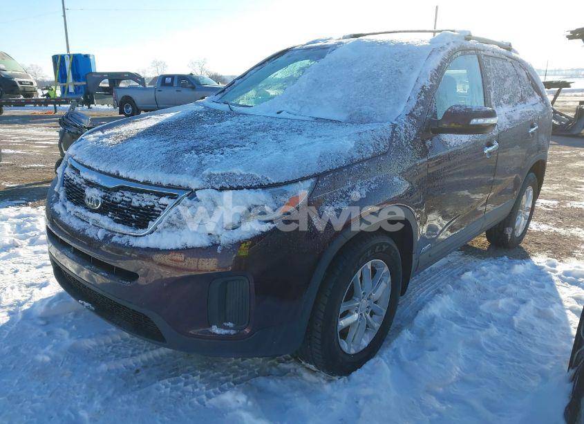 Photo 2 of 2014 Kia Sorento LX V6 (VIN 5XYKTDA70EG549475)