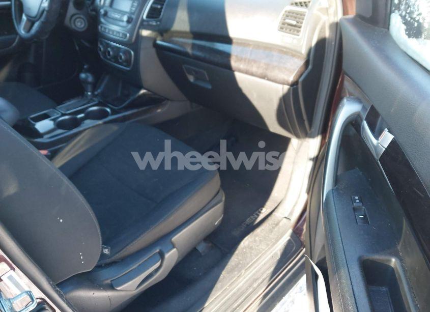 Photo 5 of 2014 Kia Sorento LX V6 (VIN 5XYKTDA70EG549475)