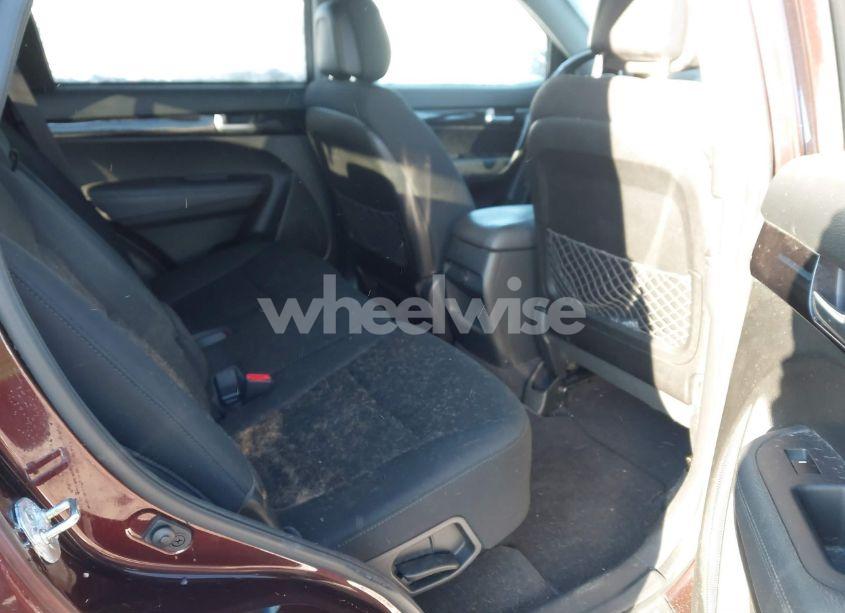 Photo 8 of 2014 Kia Sorento LX V6 (VIN 5XYKTDA70EG549475)