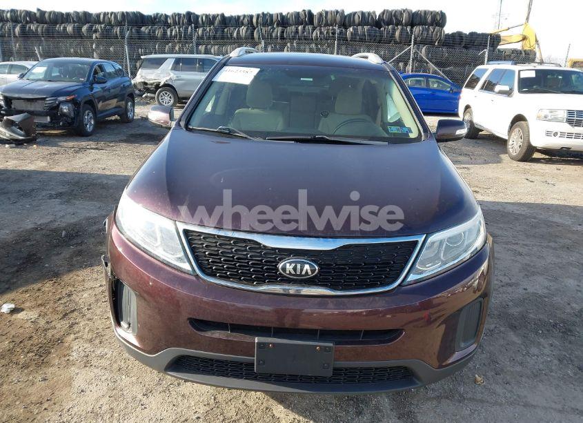 Photo 12 of 2015 Kia Sorento LX V6 (VIN 5XYKTDA70FG580629)