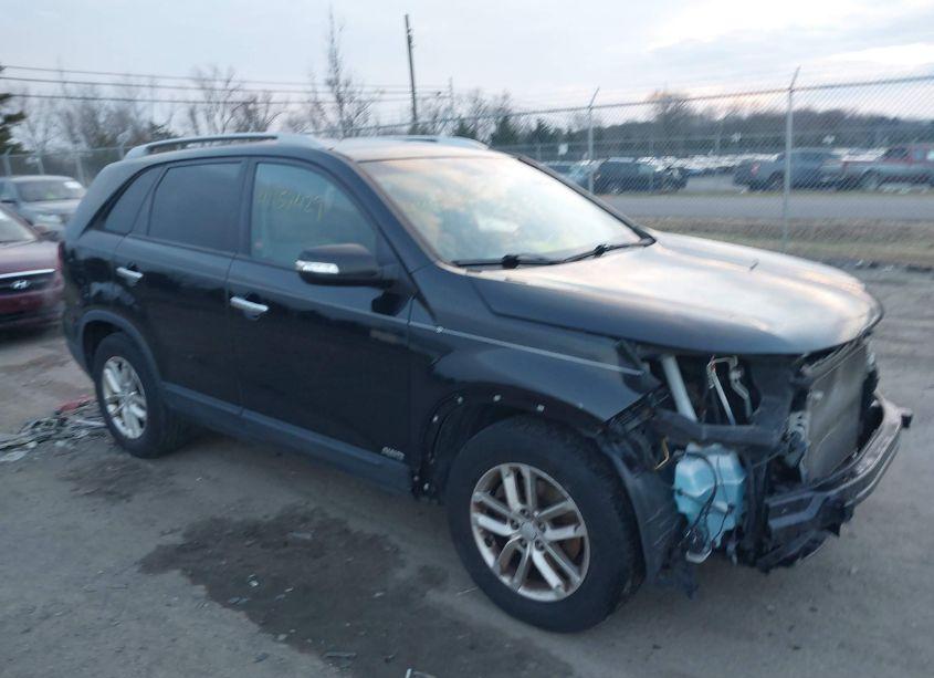 2015 Kia Sorento LX V6 (VIN 5XYKTDA70FG640215) main photo