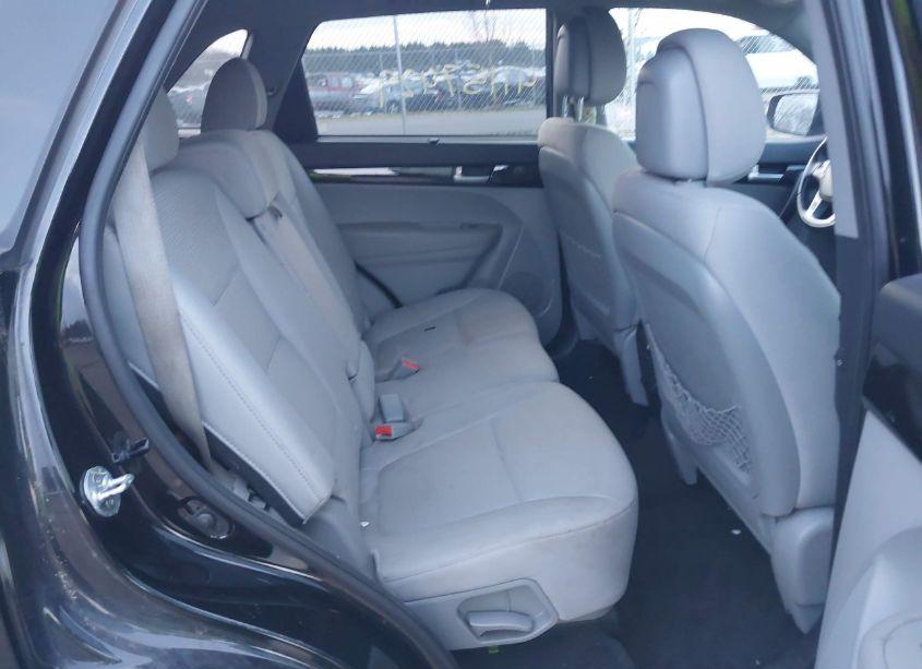 Photo 8 of 2015 Kia Sorento LX V6 (VIN 5XYKTDA70FG640215)