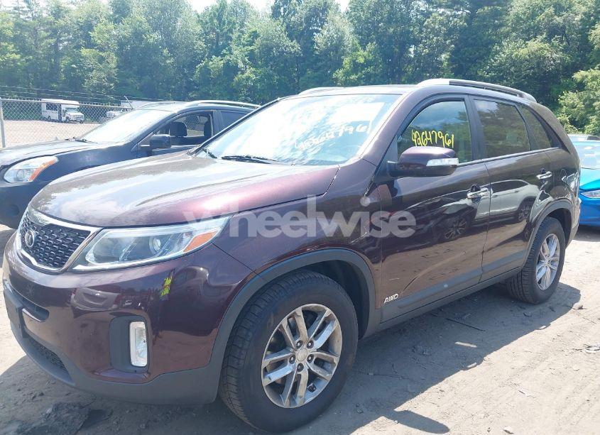 Photo 2 of 2014 Kia Sorento LX V6 (VIN 5XYKTDA72EG537585)
