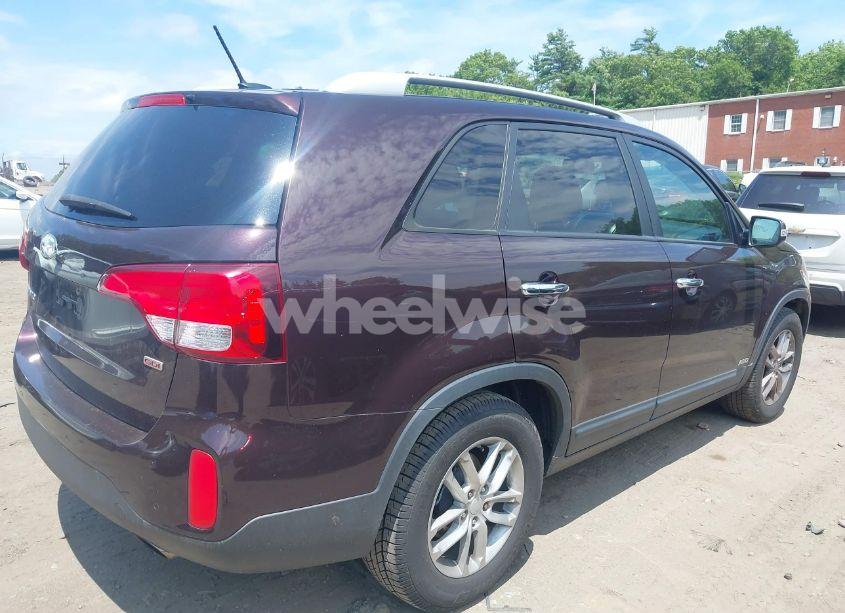 Photo 4 of 2014 Kia Sorento LX V6 (VIN 5XYKTDA72EG537585)