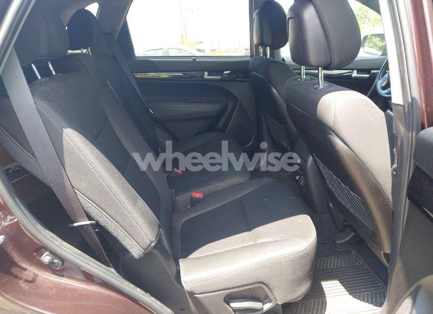 Photo 8 of 2014 Kia Sorento LX V6 (VIN 5XYKTDA72EG537585)