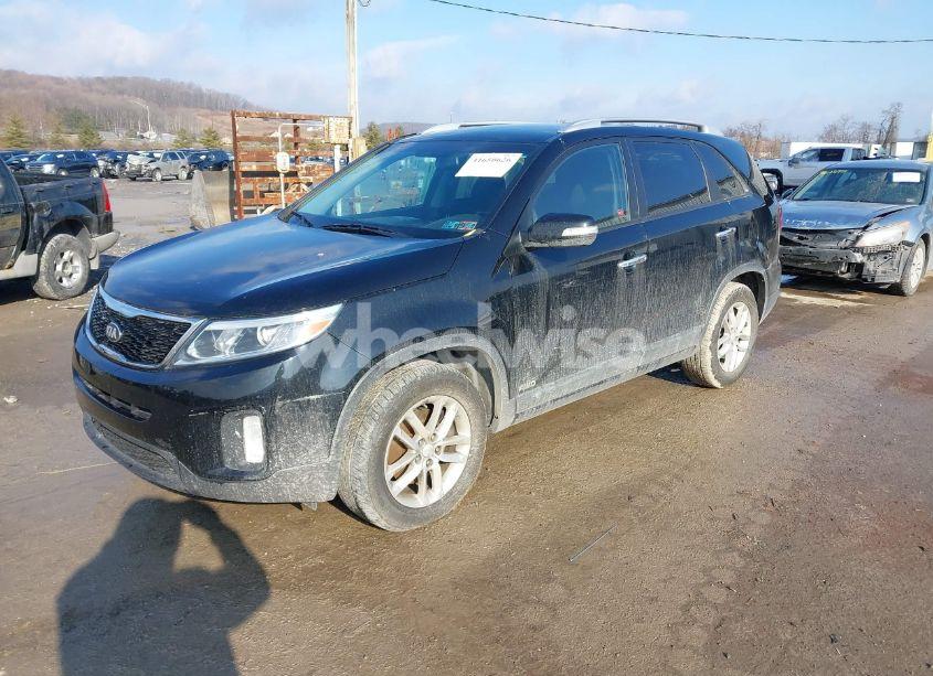 Photo 2 of 2014 Kia Sorento LX V6 (VIN 5XYKTDA73EG445157)