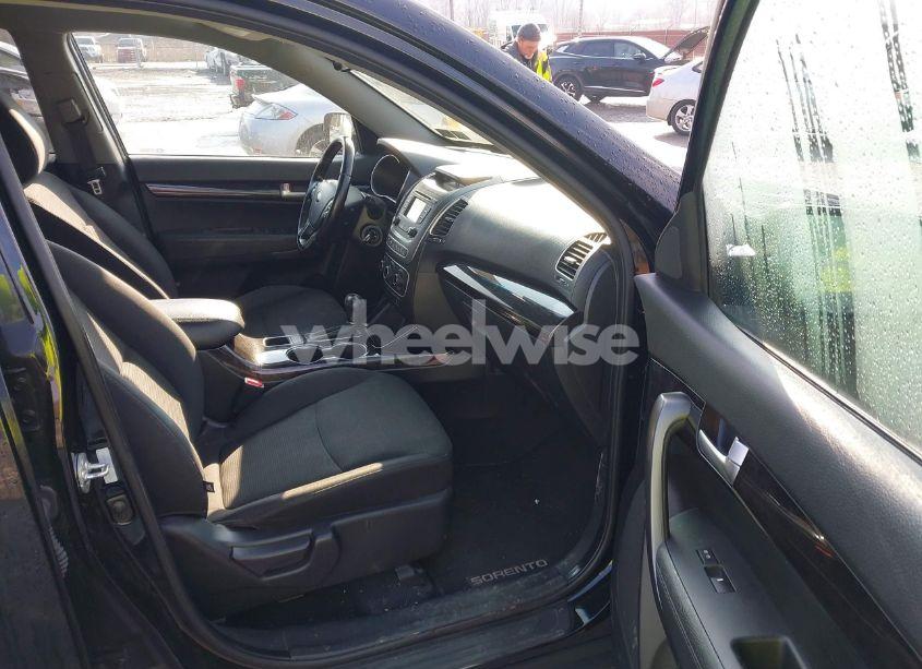 Photo 5 of 2014 Kia Sorento LX V6 (VIN 5XYKTDA73EG445157)