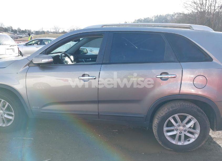 Photo 14 of 2014 Kia Sorento LX V6 (VIN 5XYKTDA73EG546456)