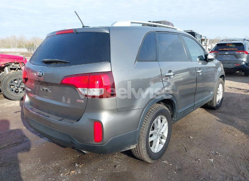 Photo 4 of 2014 Kia Sorento LX V6 (VIN 5XYKTDA73EG546456)