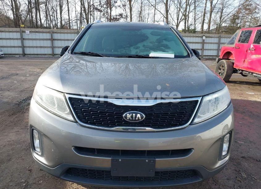 Photo 6 of 2014 Kia Sorento LX V6 (VIN 5XYKTDA73EG546456)