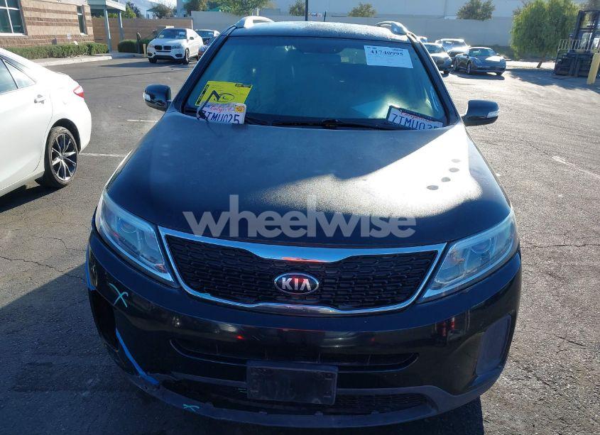 Photo 12 of 2015 Kia Sorento LX V6 (VIN 5XYKTDA73FG599658)