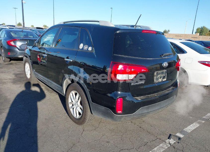 Photo 3 of 2015 Kia Sorento LX V6 (VIN 5XYKTDA73FG599658)