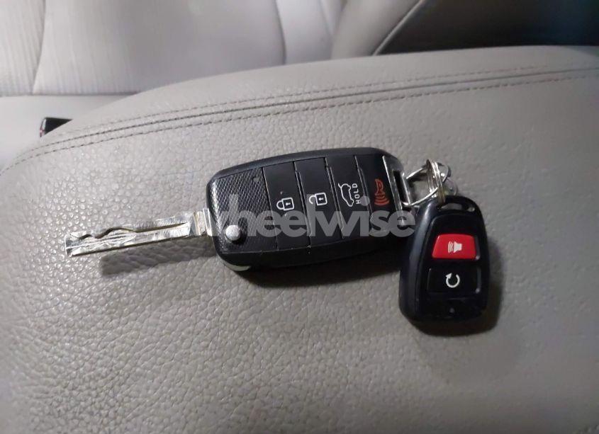 Photo 11 of 2015 Kia Sorento LX V6 (VIN 5XYKTDA73FG627393)
