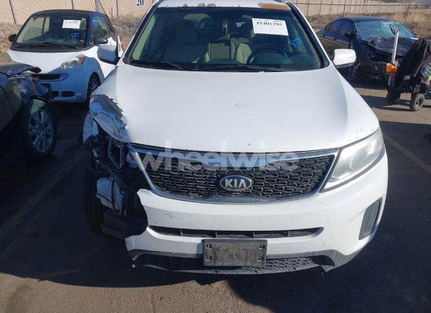 Photo 12 of 2015 Kia Sorento LX V6 (VIN 5XYKTDA74FG553417)