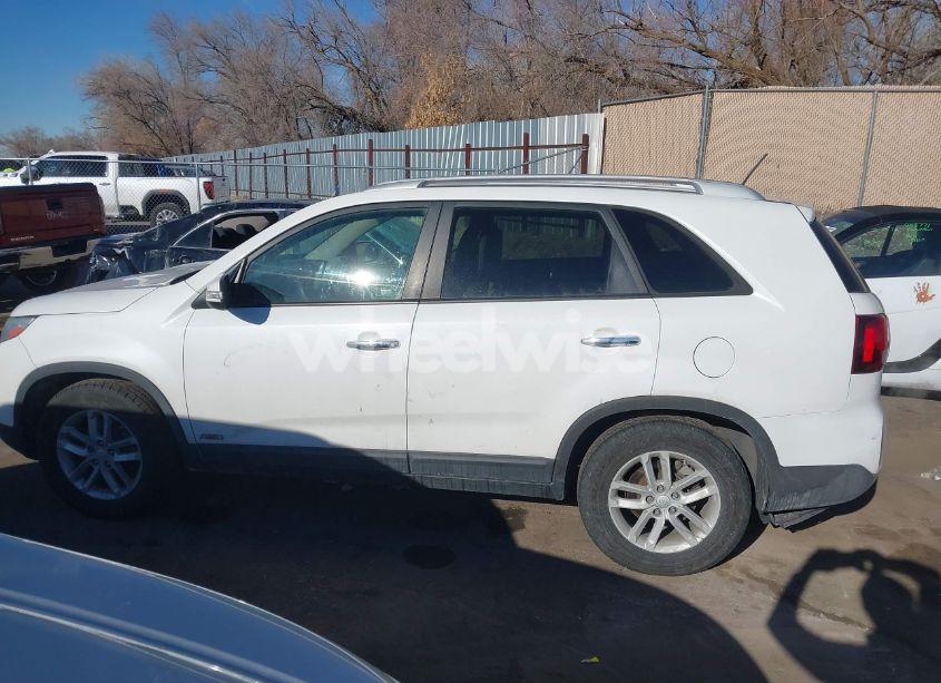 Photo 14 of 2015 Kia Sorento LX V6 (VIN 5XYKTDA74FG553417)