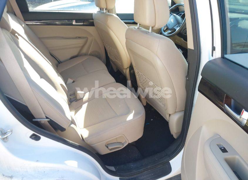 Photo 8 of 2015 Kia Sorento LX V6 (VIN 5XYKTDA74FG553417)