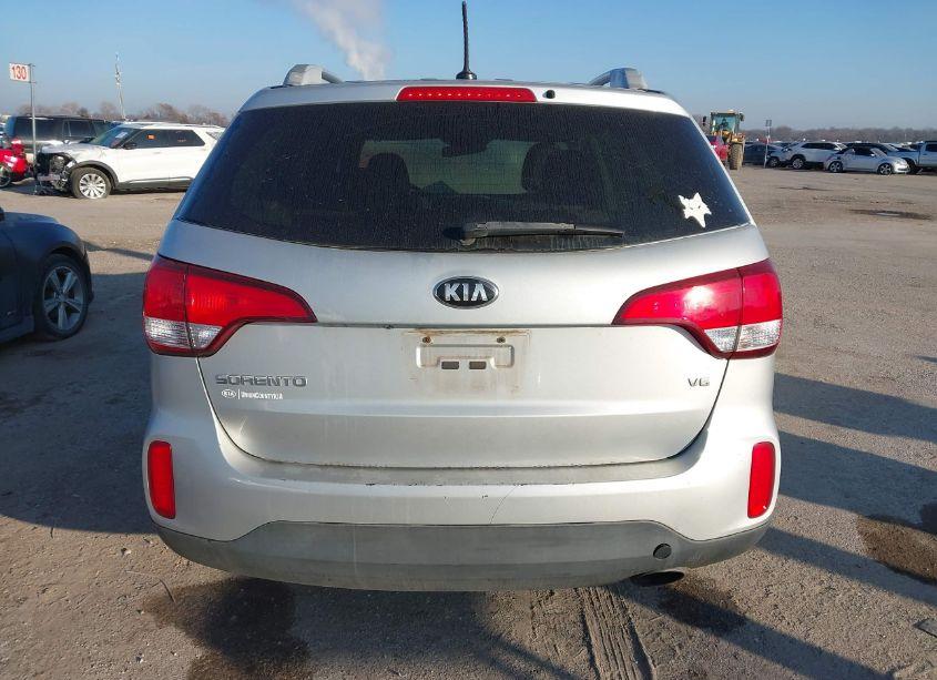 Photo 16 of 2015 Kia Sorento LX V6 (VIN 5XYKTDA74FG602194)