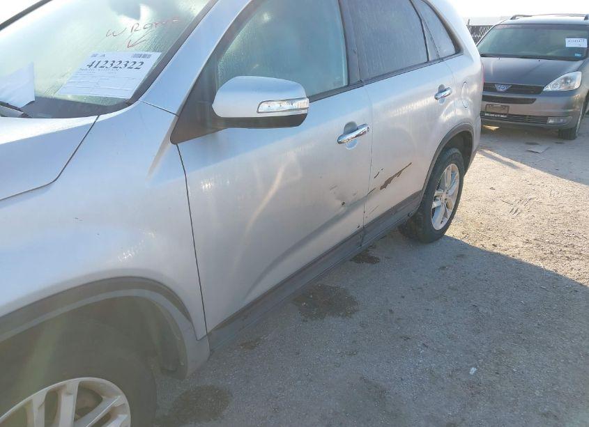 Photo 17 of 2015 Kia Sorento LX V6 (VIN 5XYKTDA74FG602194)