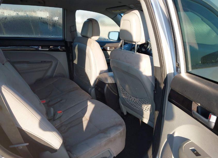 Photo 8 of 2015 Kia Sorento LX V6 (VIN 5XYKTDA74FG602194)