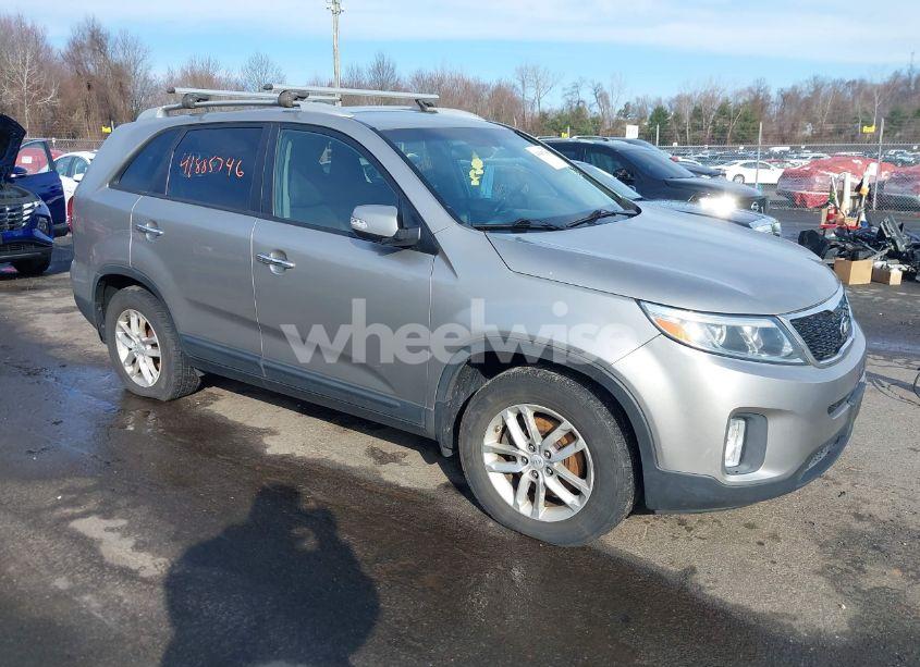 2014 Kia Sorento LX V6 (VIN 5XYKTDA75EG462221) main photo
