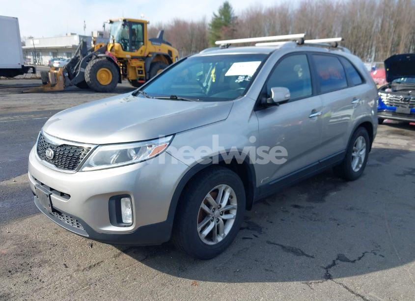 Photo 2 of 2014 Kia Sorento LX V6 (VIN 5XYKTDA75EG462221)