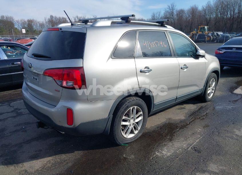 Photo 4 of 2014 Kia Sorento LX V6 (VIN 5XYKTDA75EG462221)