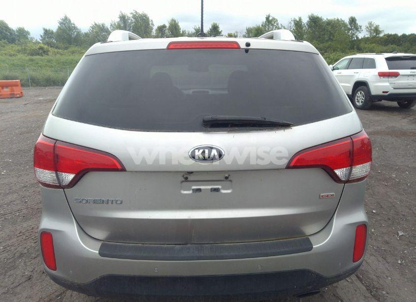 Photo 16 of 2015 Kia Sorento LX V6 (VIN 5XYKTDA75FG592534)