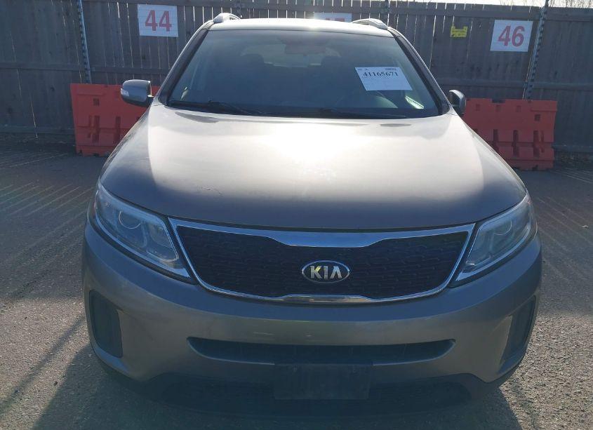 Photo 12 of 2015 Kia Sorento LX V6 (VIN 5XYKTDA75FG605380)